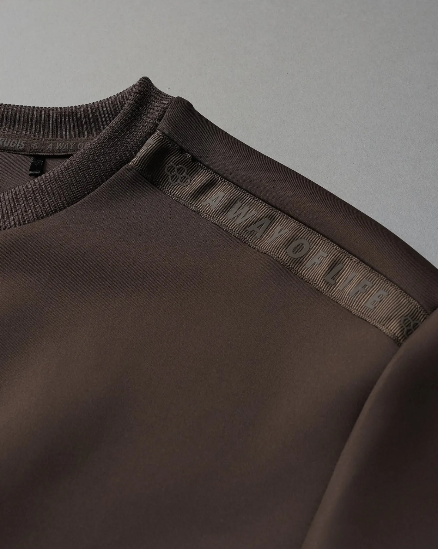 Hoodies & Pullovers>RUDIS COOL-FEEL Women's Fitted Crew - Cocoa