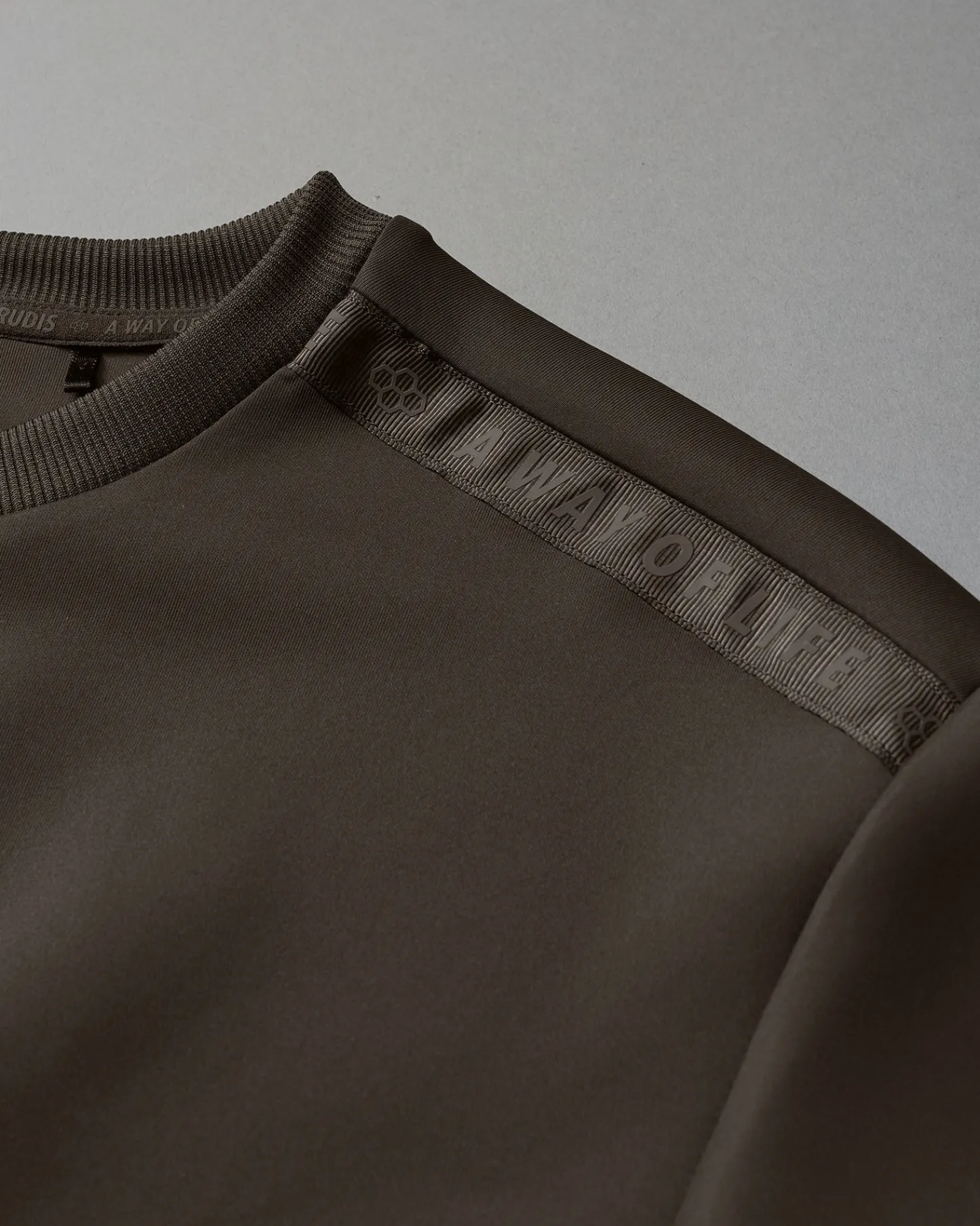 Hoodies & Pullovers>RUDIS COOL-FEEL Women's Fitted Crew